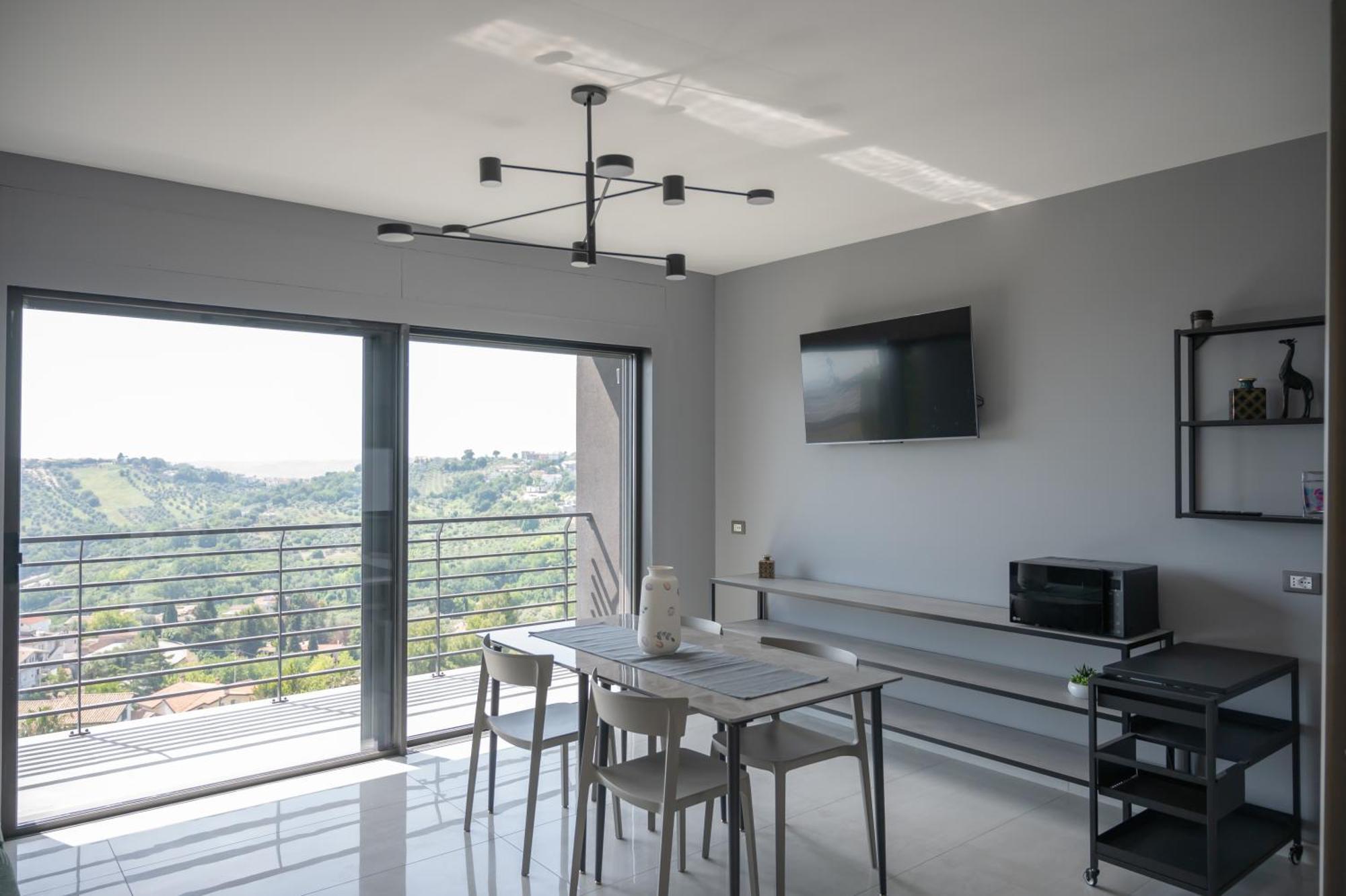Casa Vista Mare E Colline A Montesilvano Colle Exterior photo